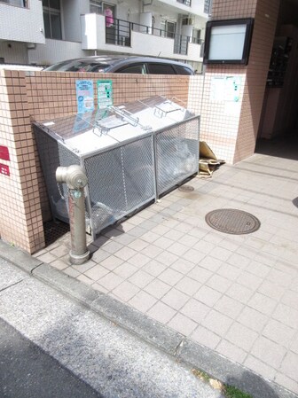 横浜三吉町第４レッツビルの物件外観写真
